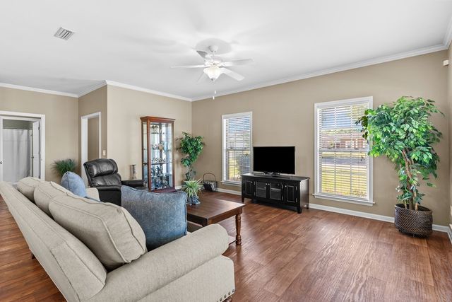 226 Maplecliff Dr, Dothan, AL 36303