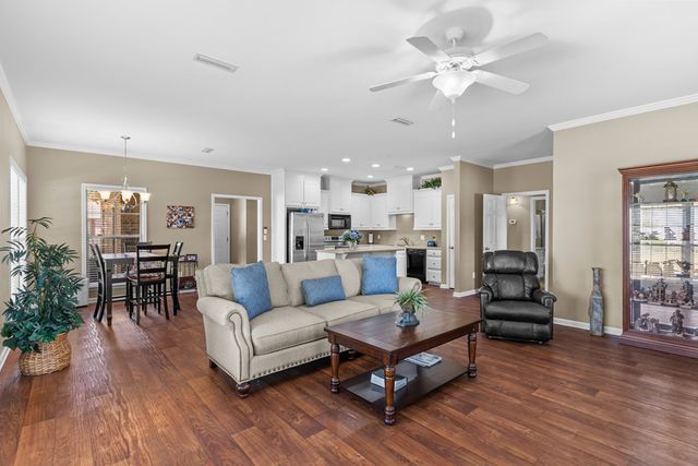 226 Maplecliff Dr, Dothan, AL 36303