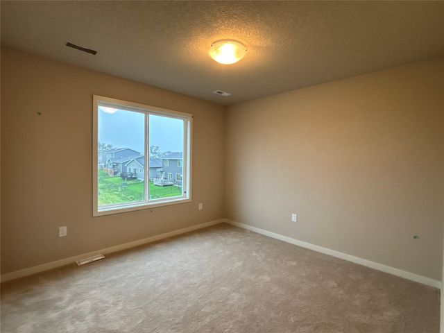 1718 Gordon Court, Norwalk, IA 50211