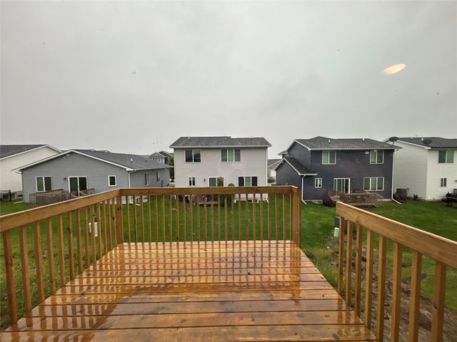 1718 Gordon Court, Norwalk, IA 50211