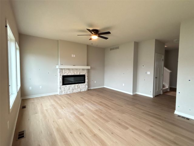 1718 Gordon Court, Norwalk, IA 50211