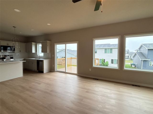1718 Gordon Court, Norwalk, IA 50211
