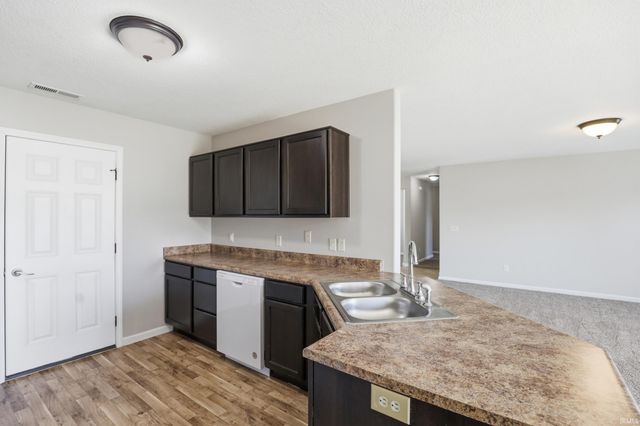 4367 Timber Creek Parkway, New Haven, IN 46774