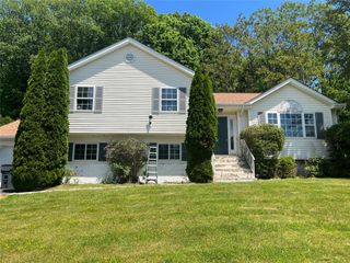 61 Ramblewood Drive, Newburgh, NY 12550