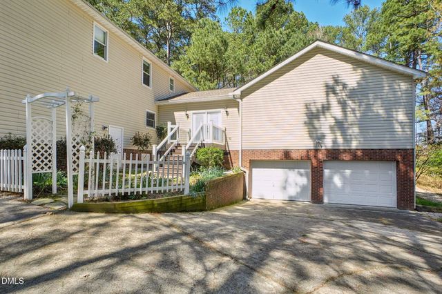 120 Kelsey Court, Clayton, NC 27520