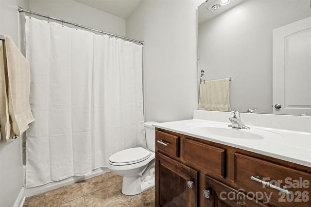 16619 Flintrock Falls Lane, Charlotte, NC 28278