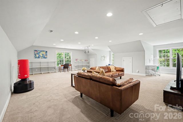 16619 Flintrock Falls Lane, Charlotte, NC 28278