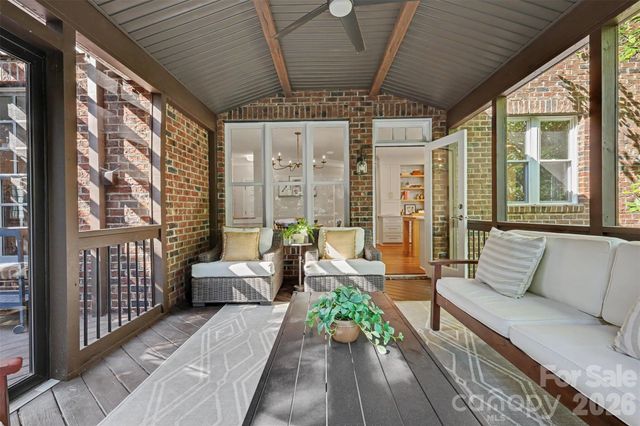 16619 Flintrock Falls Lane, Charlotte, NC 28278