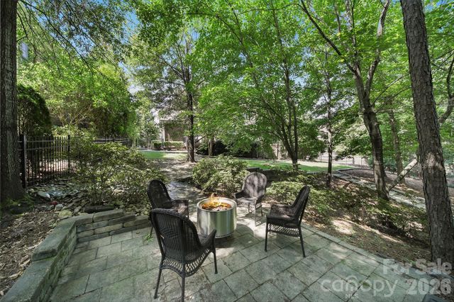 16619 Flintrock Falls Lane, Charlotte, NC 28278