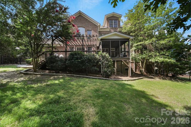 16619 Flintrock Falls Lane, Charlotte, NC 28278