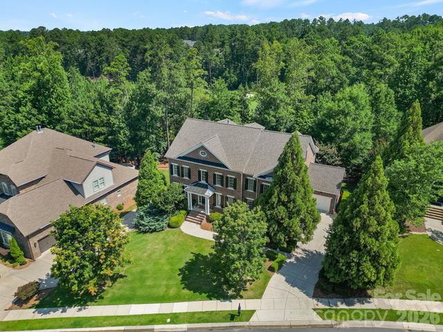 16619 Flintrock Falls Lane, Charlotte, NC 28278