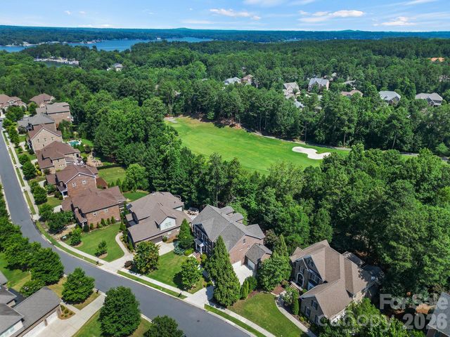 16619 Flintrock Falls Lane, Charlotte, NC 28278