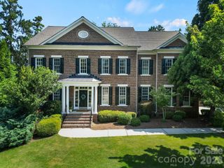 16619 Flintrock Falls Lane, Charlotte, NC 28278