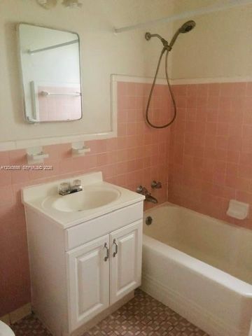 1008 E Ponce De Leon Blvd 3, Coral Gables, FL 33134
