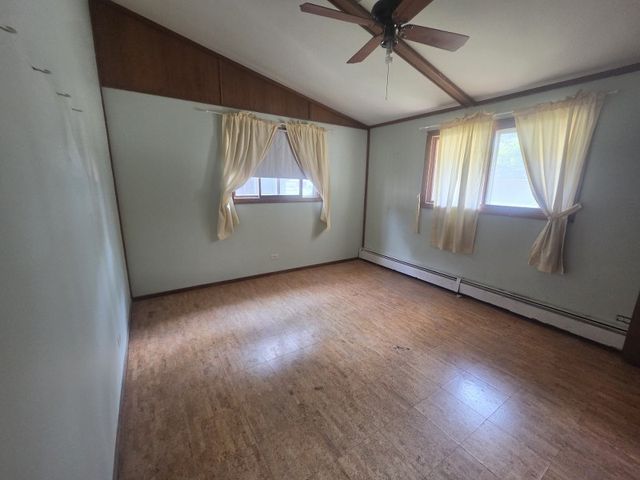 433 25th Avenue, East Moline, IL 61244
