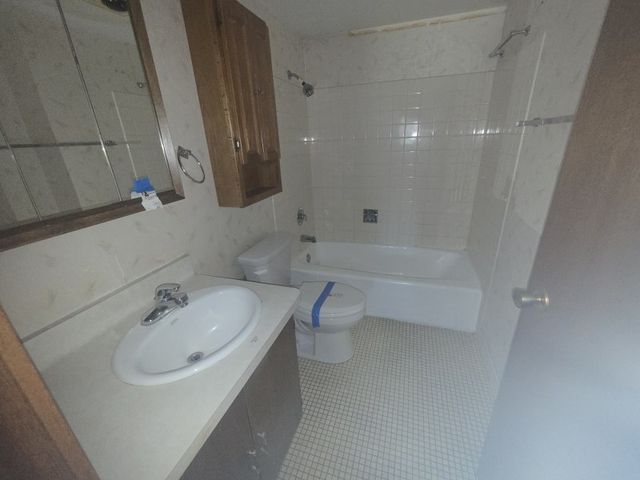 433 25th Avenue, East Moline, IL 61244