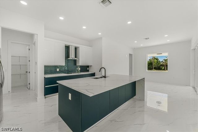 2941 37th AVE NE, Naples, FL 34120