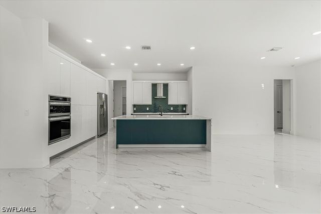 2941 37th AVE NE, Naples, FL 34120