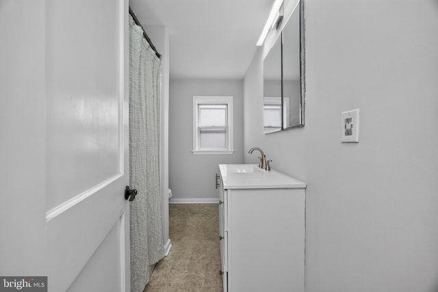 215 ASH RD, Wallingford, PA 19086