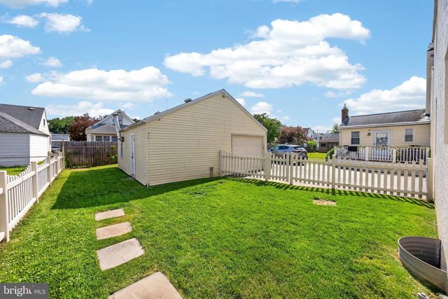 215 ASH RD, Wallingford, PA 19086