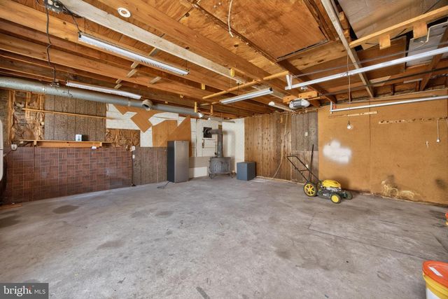 215 ASH RD, Wallingford, PA 19086