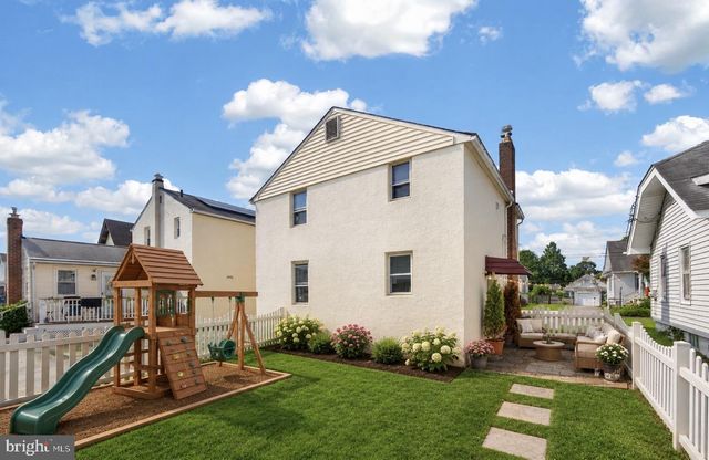 215 ASH RD, Wallingford, PA 19086