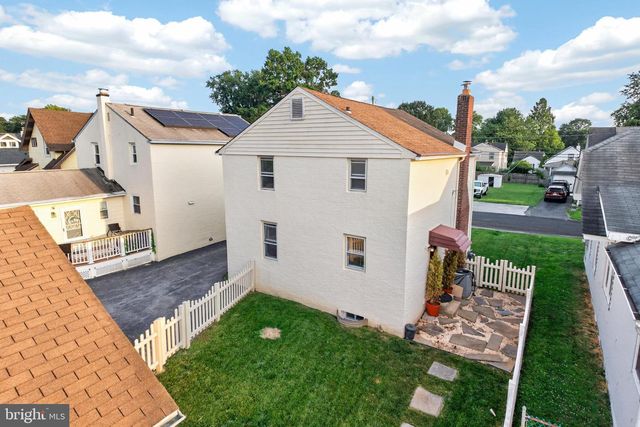 215 ASH RD, Wallingford, PA 19086