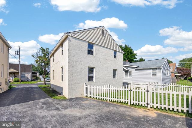 215 ASH RD, Wallingford, PA 19086