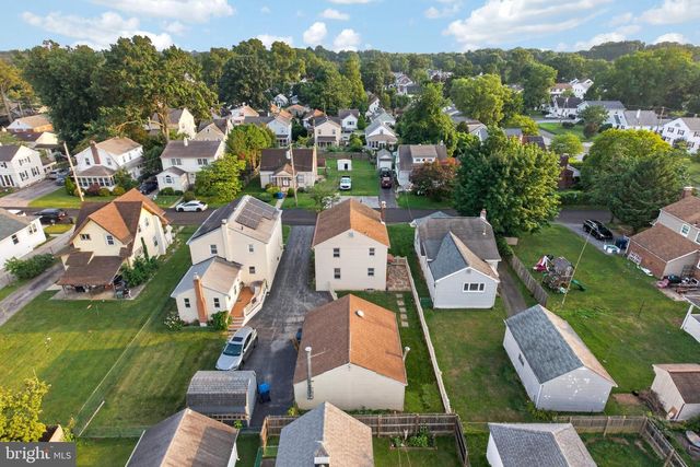 215 ASH RD, Wallingford, PA 19086