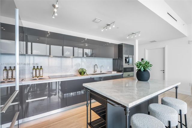 1451 Brickell Ave 2703, Miami, FL 33131