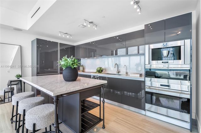 1451 Brickell Ave 2703, Miami, FL 33131