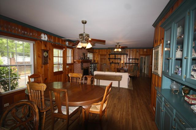 524 W Sypert Street, Nashville, AR 71852