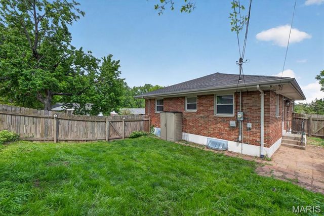 2403 Mari Kay Court, Brentwood, MO 63144