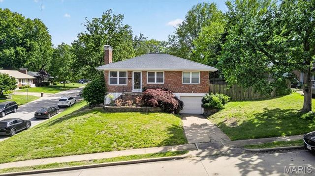 2403 Mari Kay Court, Brentwood, MO 63144