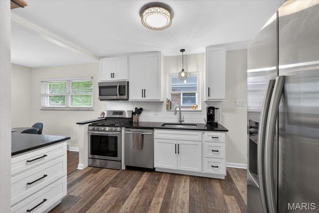 2403 Mari Kay Court, Brentwood, MO 63144