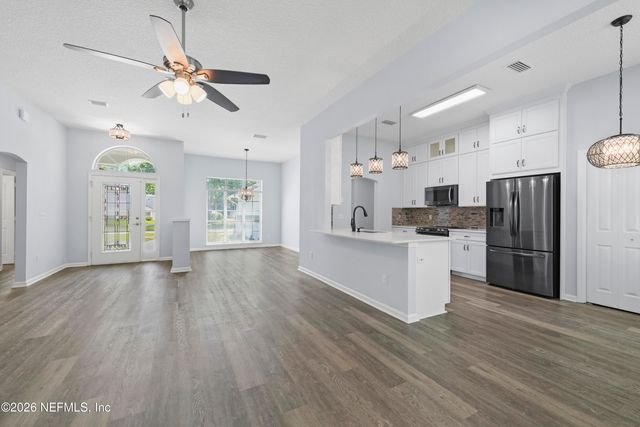 2154 SOFTWIND Trail W, Jacksonville, FL 32224