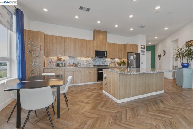 45128 Warm Springs Blvd 609, Fremont, CA 94539