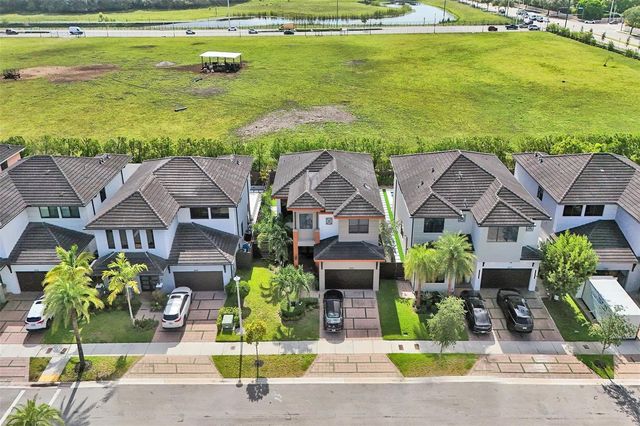 15501 NW 88th Avenue 15501, Miami Lakes, FL 33018