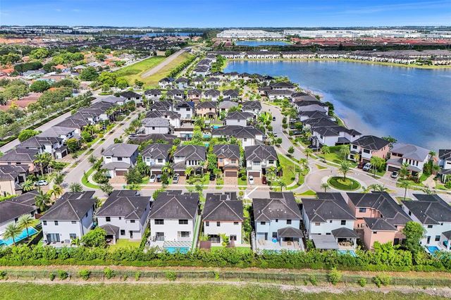15501 NW 88th Avenue 15501, Miami Lakes, FL 33018