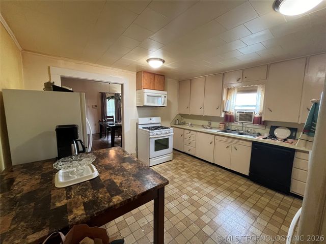 610 W Washington Avenue, Krebs, OK 74501