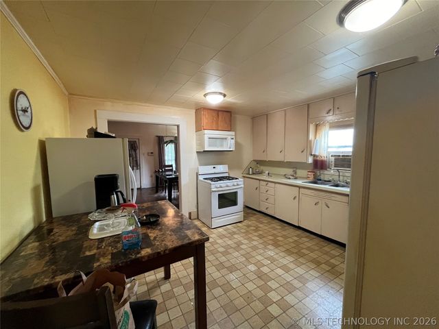 610 W Washington Avenue, Krebs, OK 74501