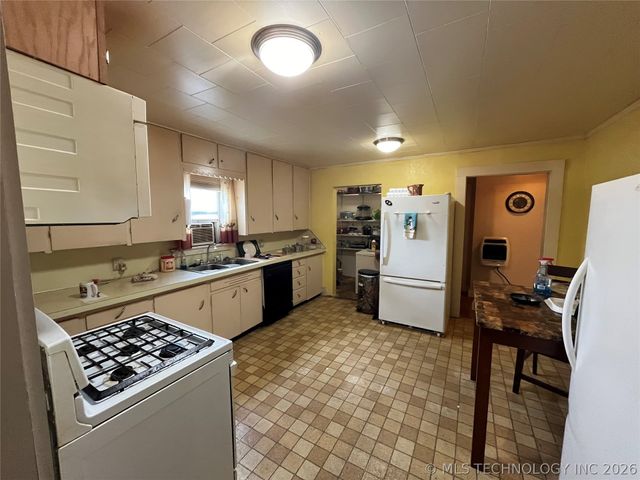 610 W Washington Avenue, Krebs, OK 74501