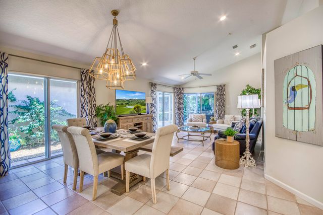 206 Canterbury Drive W, Palm Beach Gardens, FL 33418
