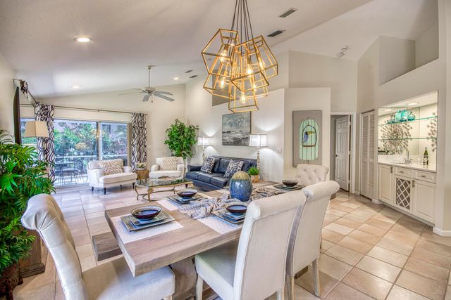 206 Canterbury Drive W, Palm Beach Gardens, FL 33418