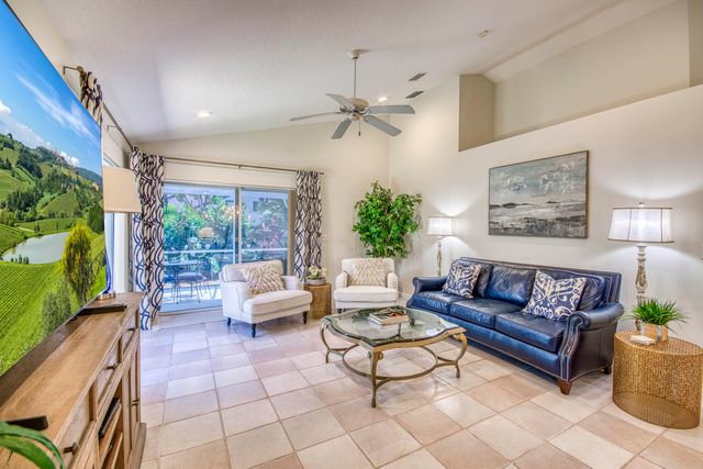 206 Canterbury Drive W, Palm Beach Gardens, FL 33418