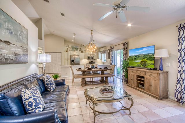 206 Canterbury Drive W, Palm Beach Gardens, FL 33418