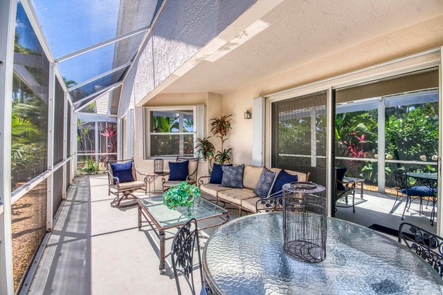 206 Canterbury Drive W, Palm Beach Gardens, FL 33418