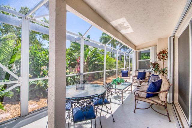 206 Canterbury Drive W, Palm Beach Gardens, FL 33418