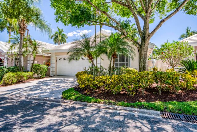 206 Canterbury Drive W, Palm Beach Gardens, FL 33418