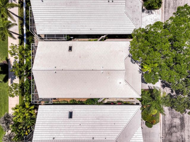 206 Canterbury Drive W, Palm Beach Gardens, FL 33418